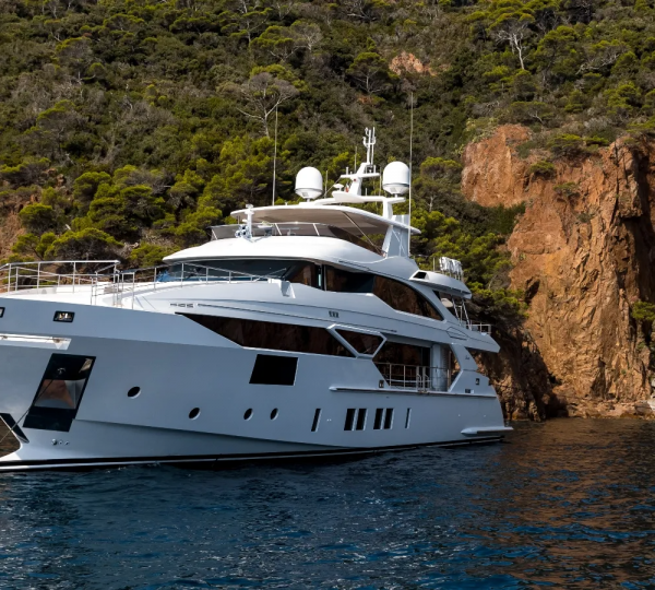 FAMILY Yacht Charter Details, CHARTERWORLD Luxury Superyachts